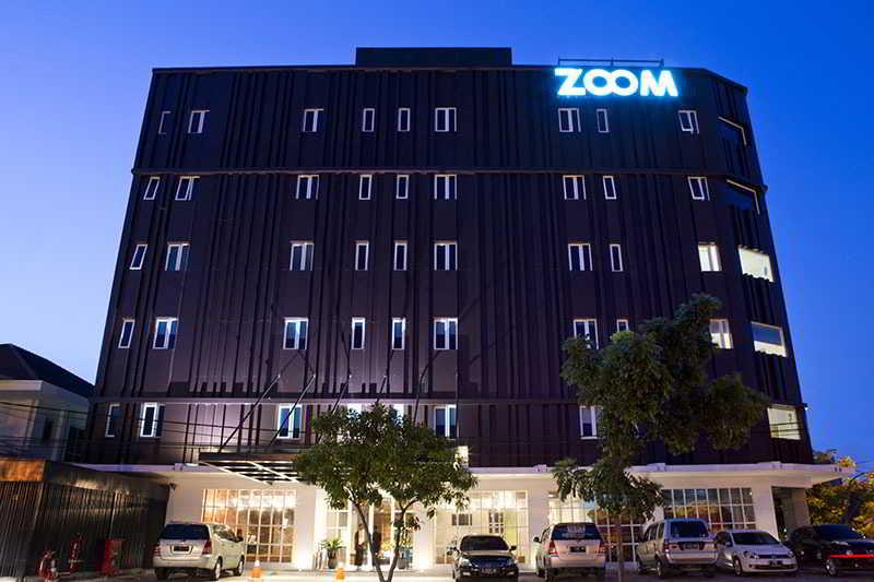 Zoom Smart Hotel Jemursari Surabaya Exterior foto