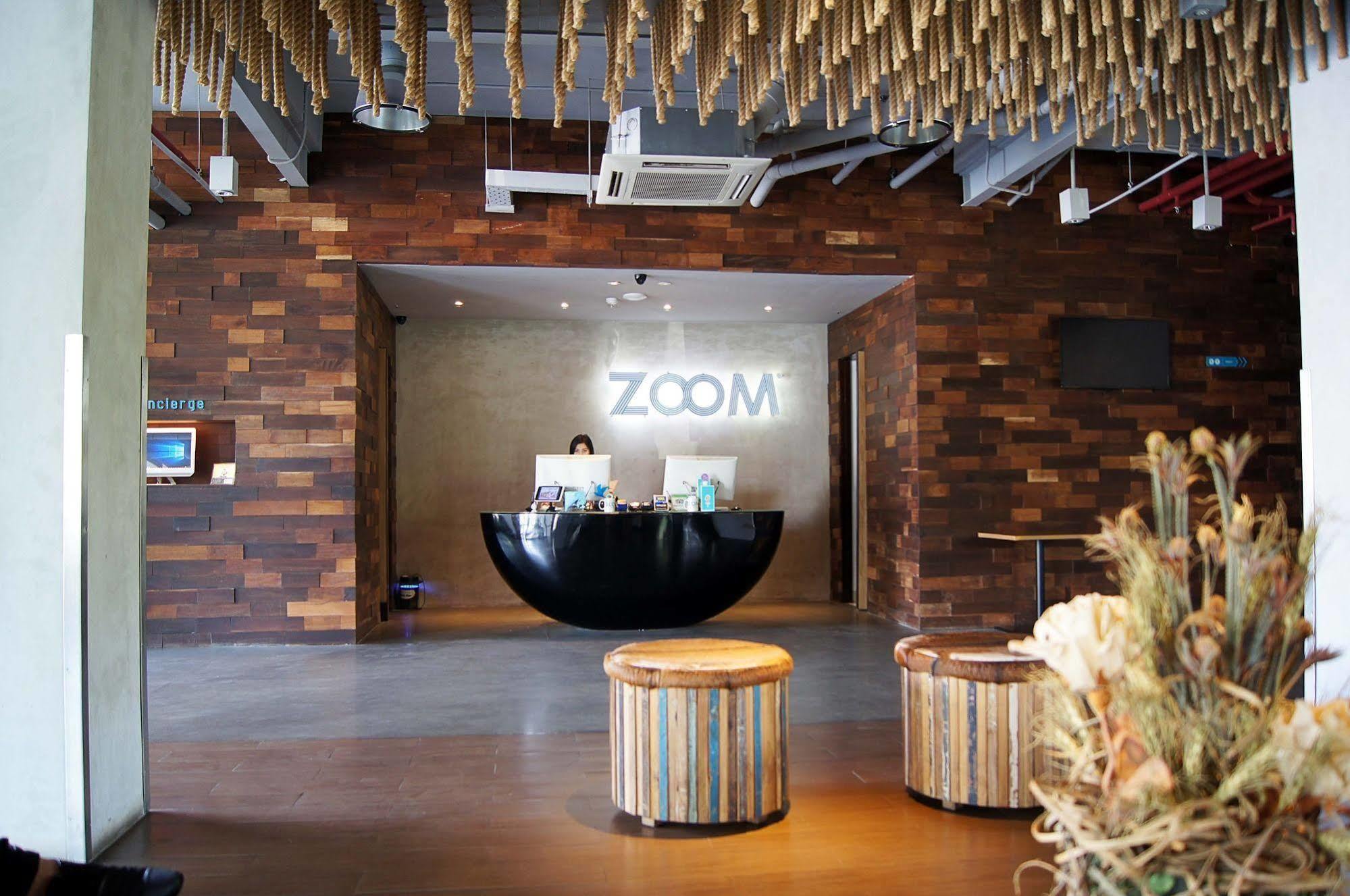 Zoom Smart Hotel Jemursari Surabaya Exterior foto